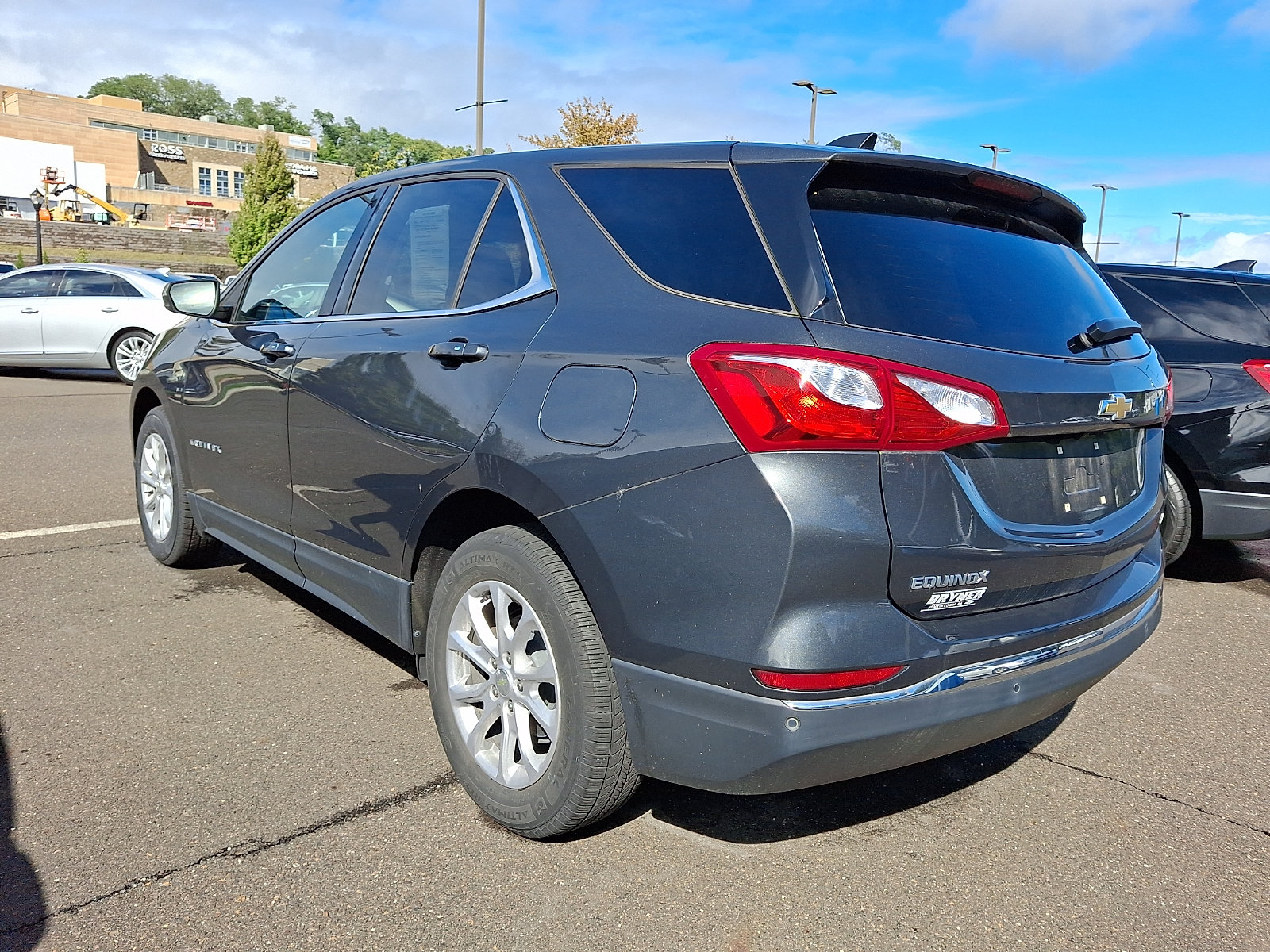Used 2018 Chevrolet Equinox LT FWD image 3