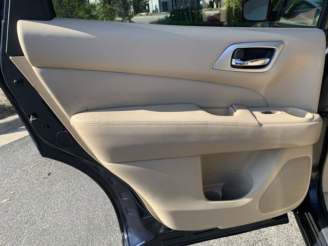 Used 2015 Nissan Pathfinder SL w/ SL Tech Package image 15