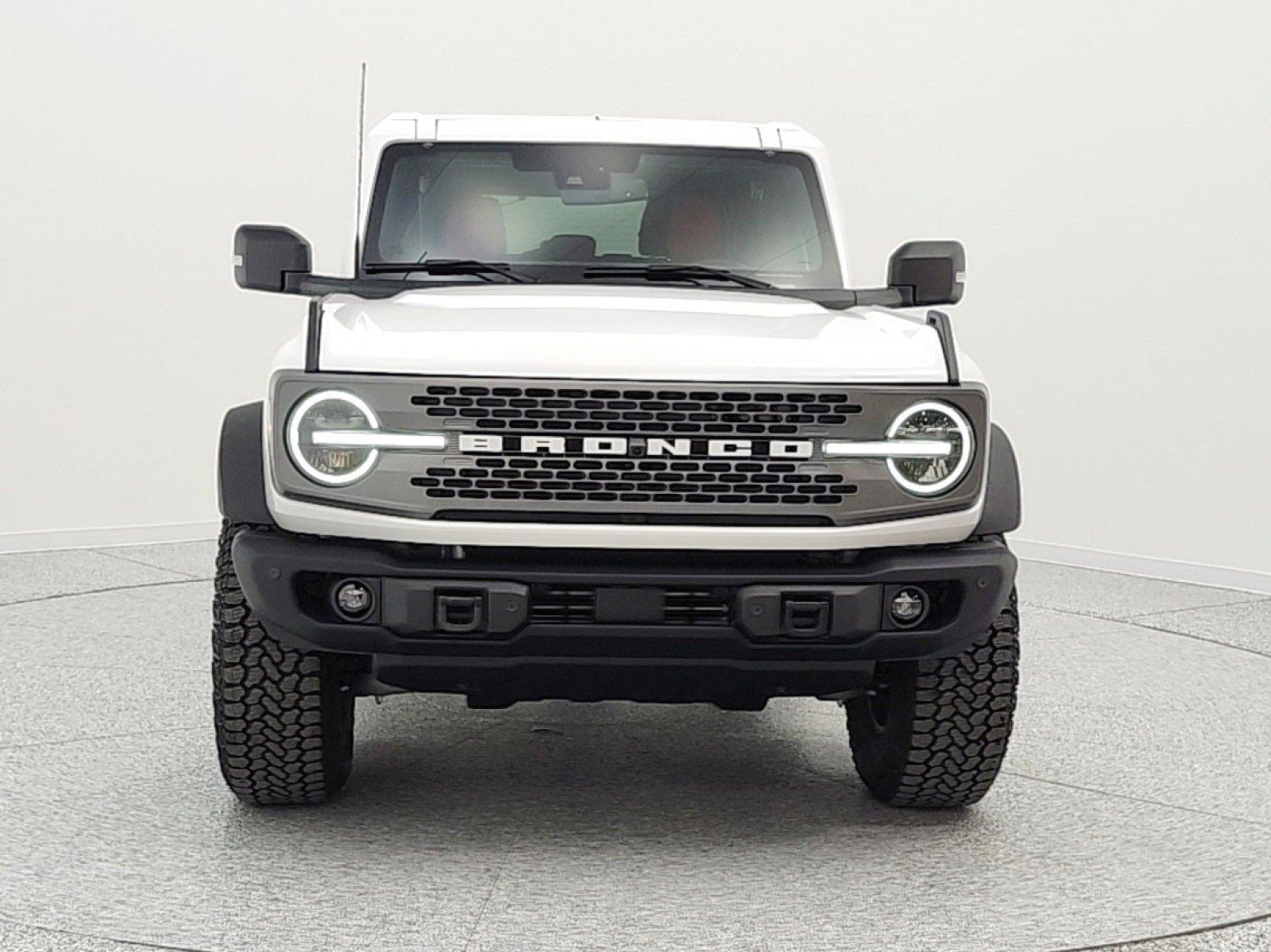 Used 2025 Ford Bronco Badlands image 2