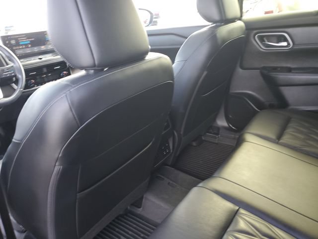 Used 2024 Nissan Rogue Platinum w/ Platinum Premium Package AWD/4WD image 29