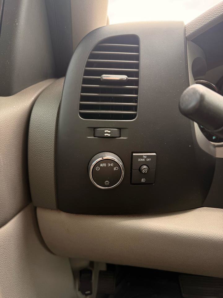 Used 2009 GMC Sierra 1500 SLE w/ Power Pack Plus RWD image 16