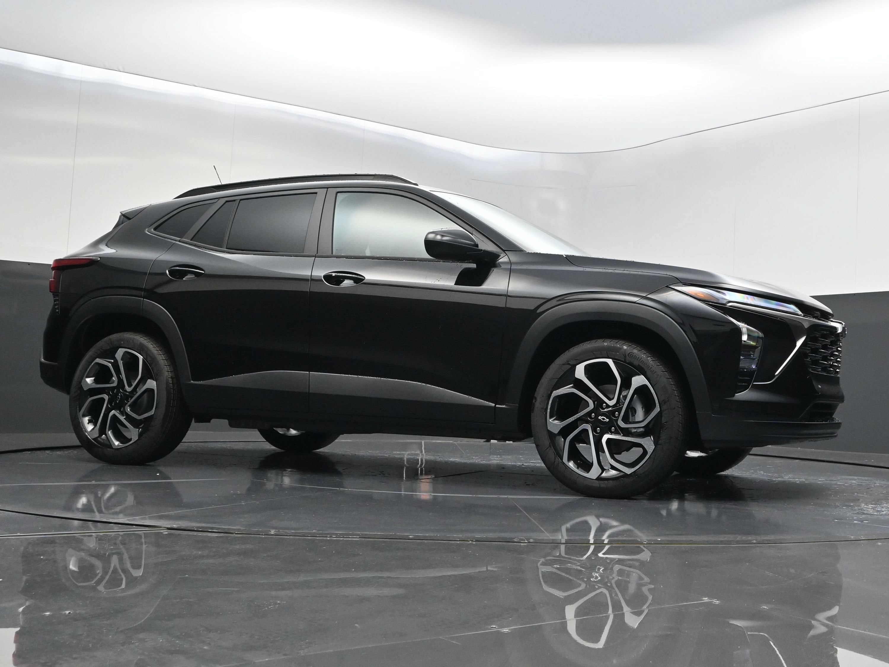 New 2026 Chevrolet Trax RS w/ Sunroof Package FWD image 45