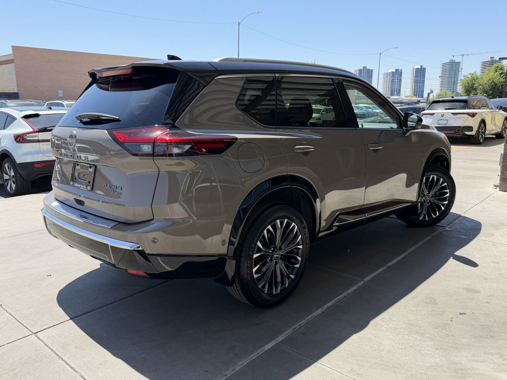 Used 2024 Nissan Rogue Platinum AWD/4WD image 4