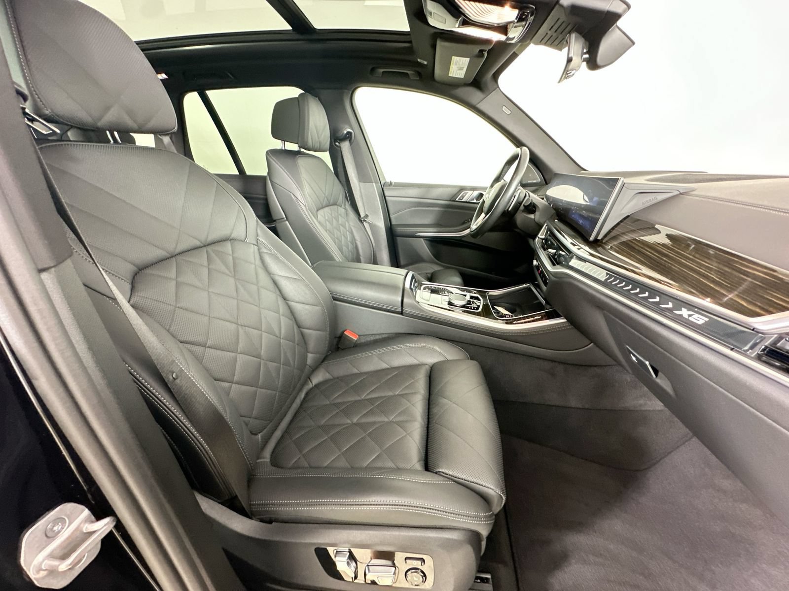 Used 2025 BMW X5 xDrive40i AWD/4WD image 43