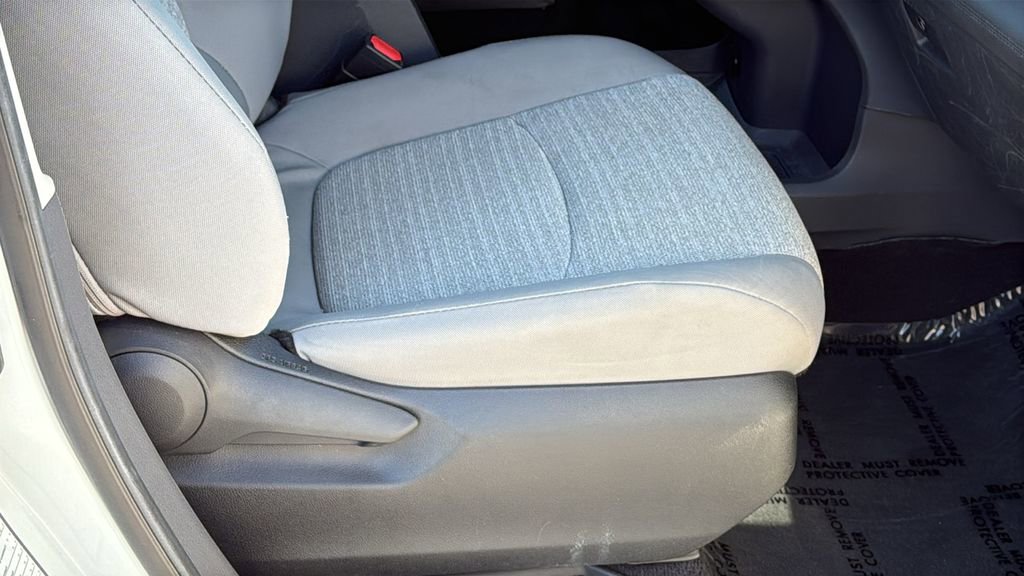 Used 2024 Toyota Sienna LE image 10