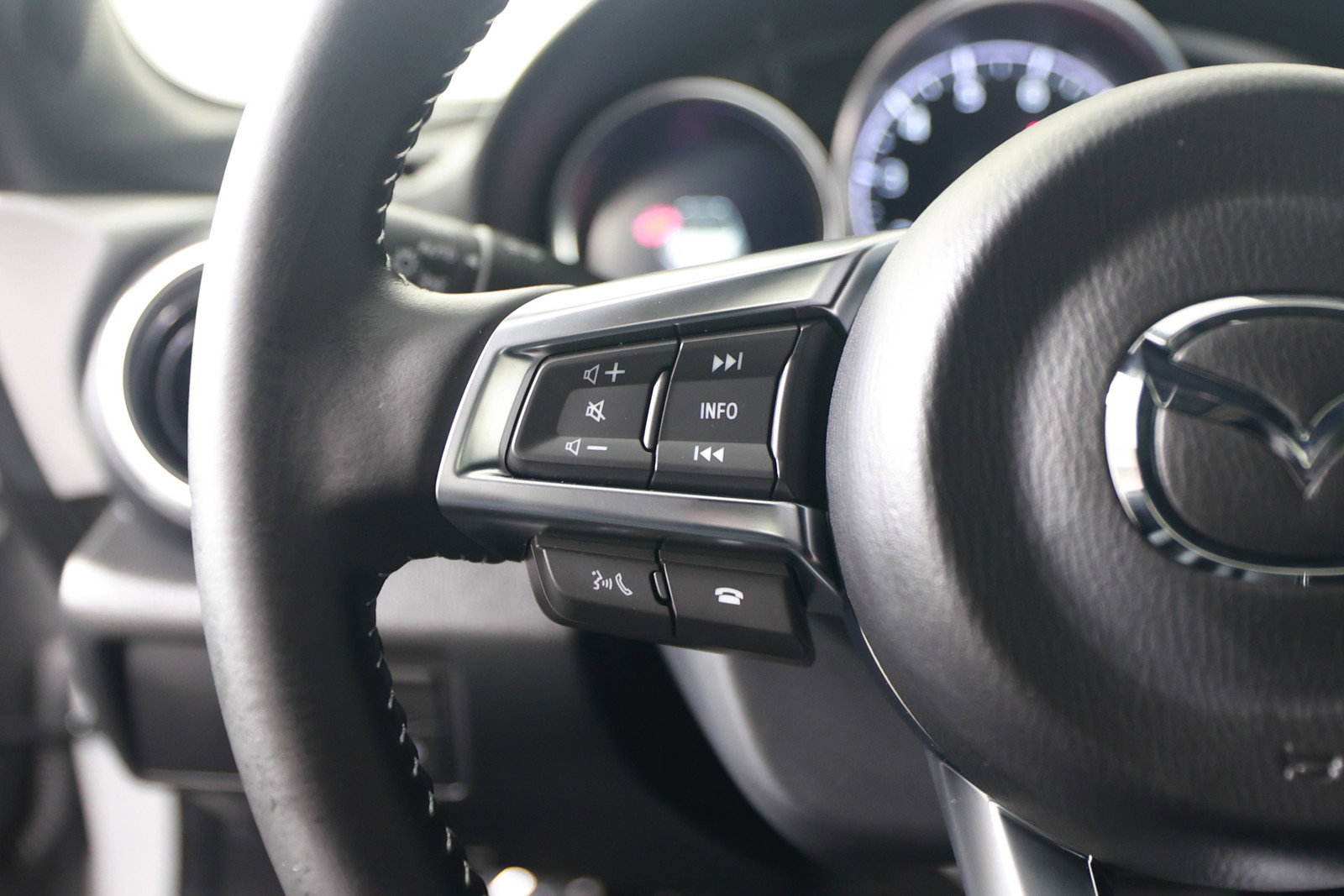 New 2025 MAZDA MX-5 Miata Grand Touring w/ Appearance Package image 17