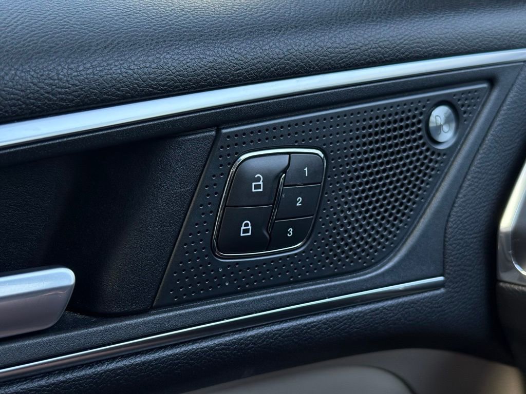 Used 2019 Ford Edge Titanium w/ Equipment Group 301A FWD image 31