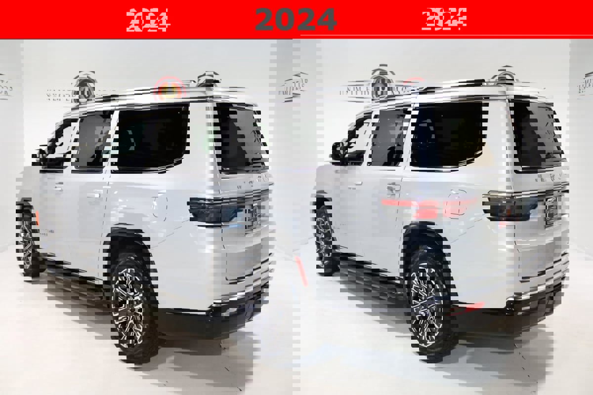 Used 2024 Jeep Wagoneer L Series II w/ Flexible Seating Group image 3