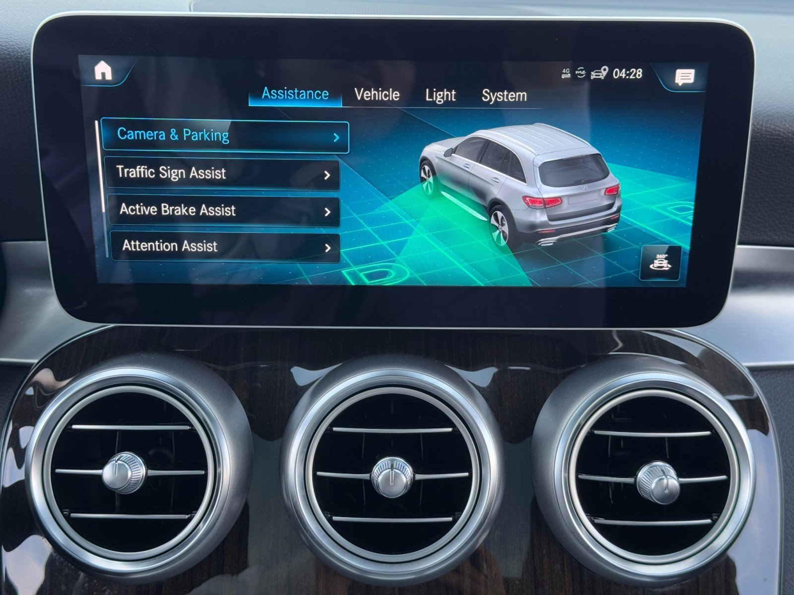 Used 2020 Mercedes-Benz GLC 350e 4MATIC image 30