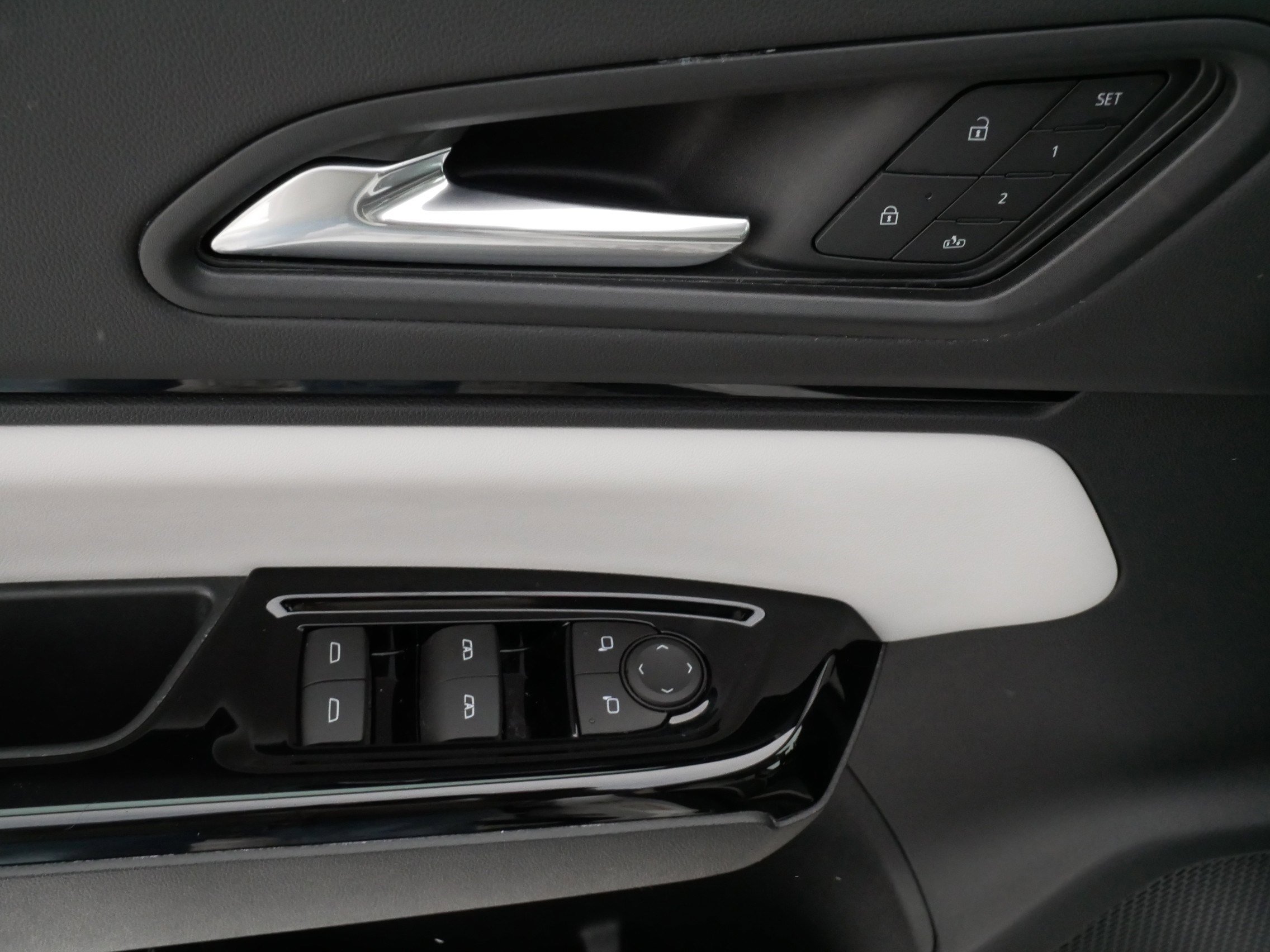 Used 2025 Honda Prologue Touring image 19