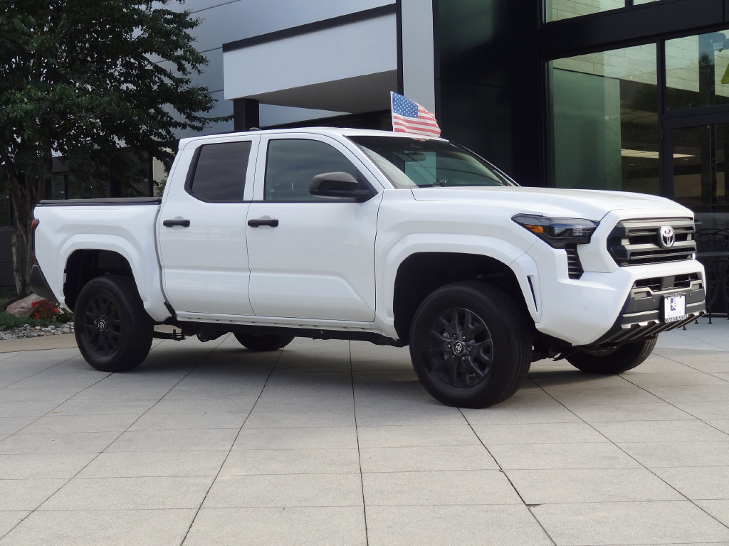 Used 2024 Toyota Tacoma SR w/ SR Upgrade Package AWD/4WD image 2
