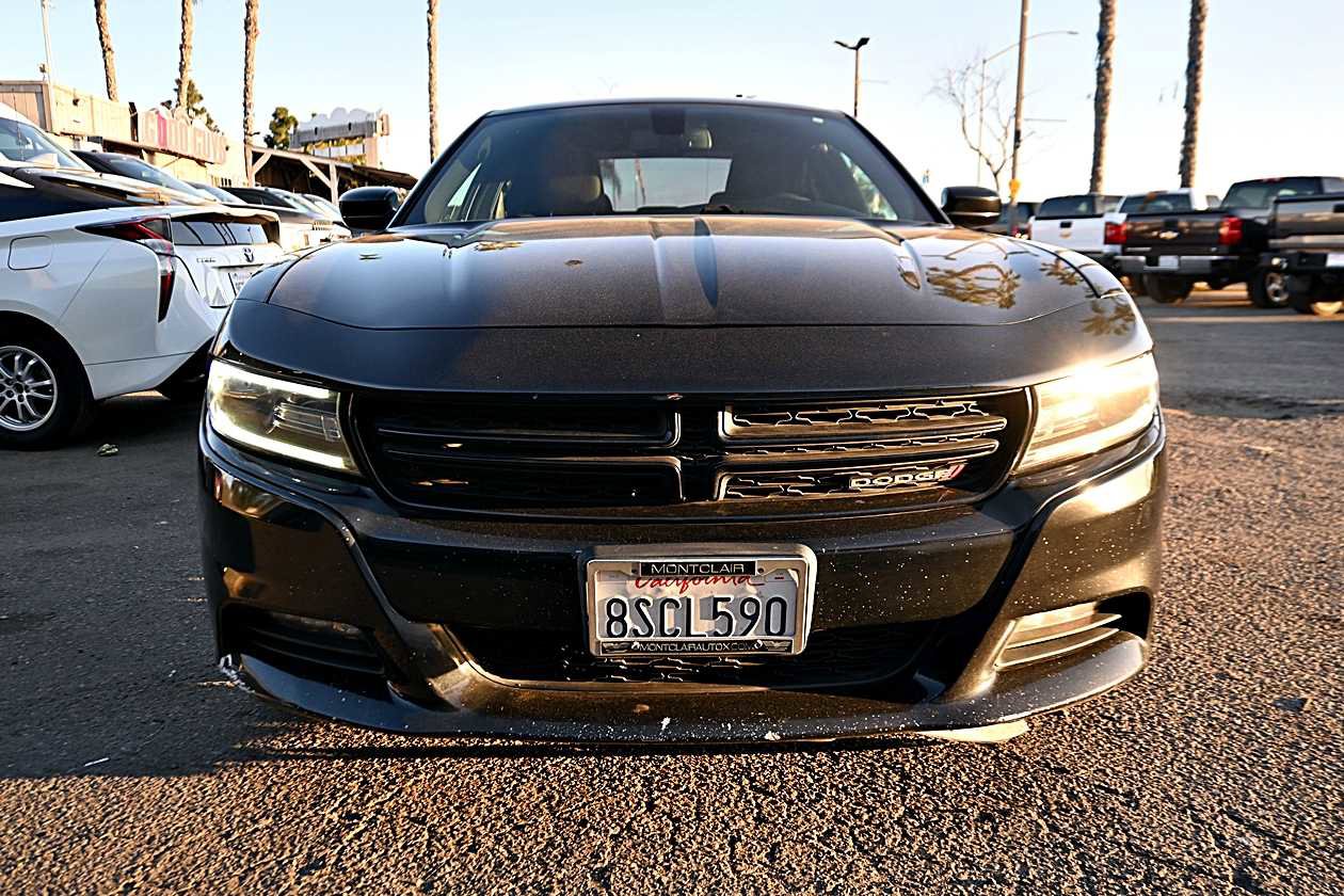 Used 2017 Dodge Charger R/T image 2