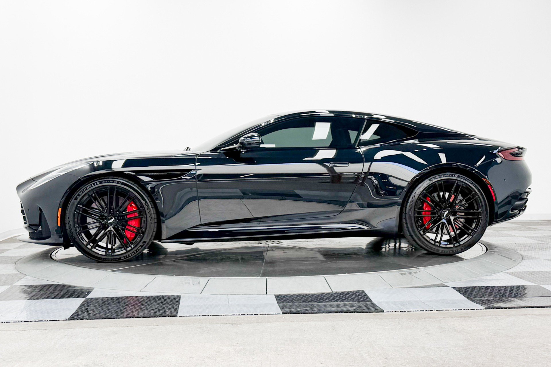Used 2024 Aston Martin DB12 Coupe RWD image 6
