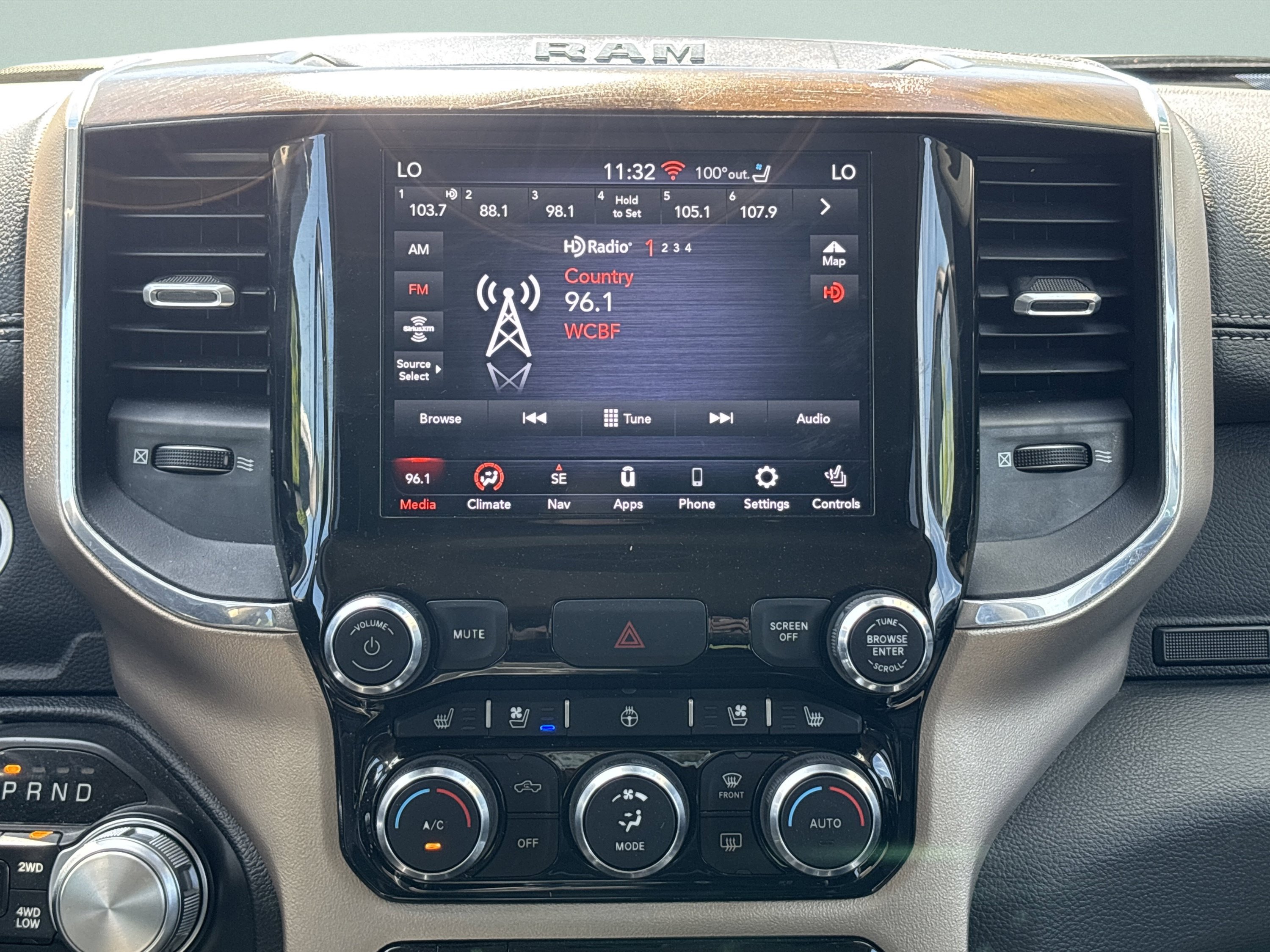Used 2021 RAM 1500 Laramie AWD/4WD image 18