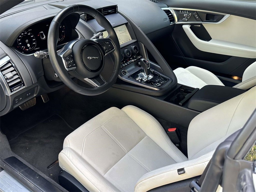 Used 2023 Jaguar F-TYPE Coupe image 4