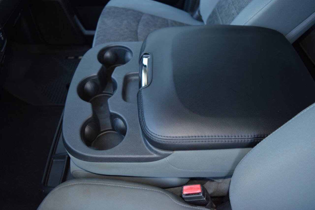 Used 2019 RAM 1500 Classic SLT w/ Luxury Group image 23