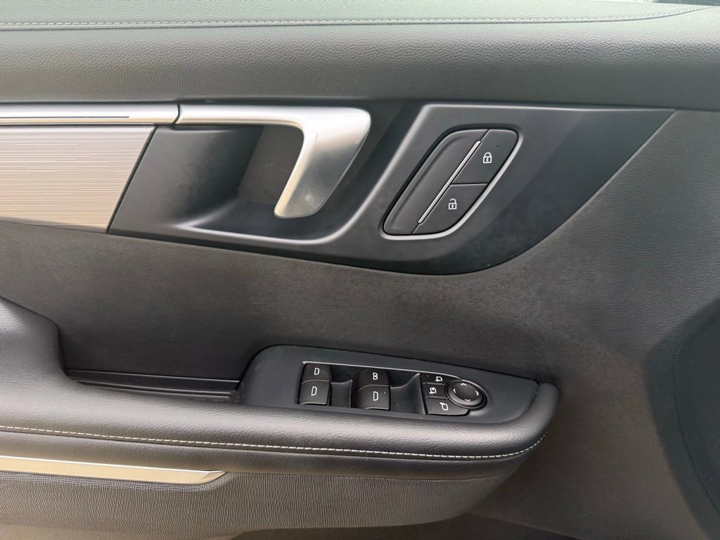 Used 2025 Buick Enclave Preferred image 27