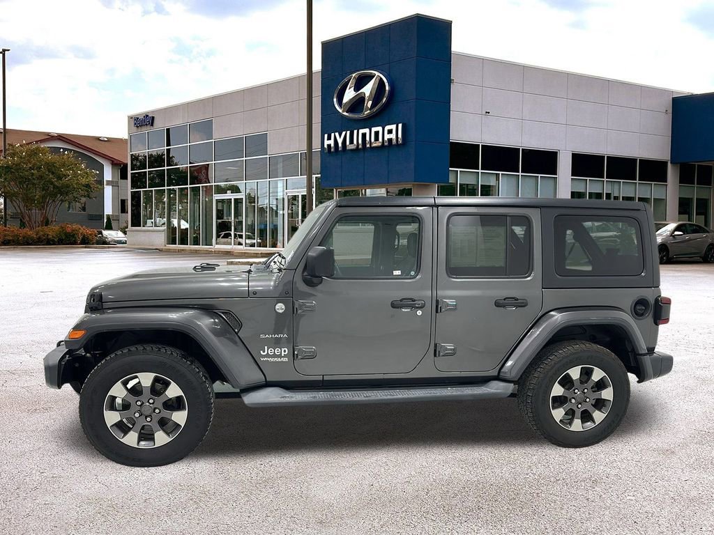 Used 2018 Jeep Wrangler Unlimited Sahara image 2