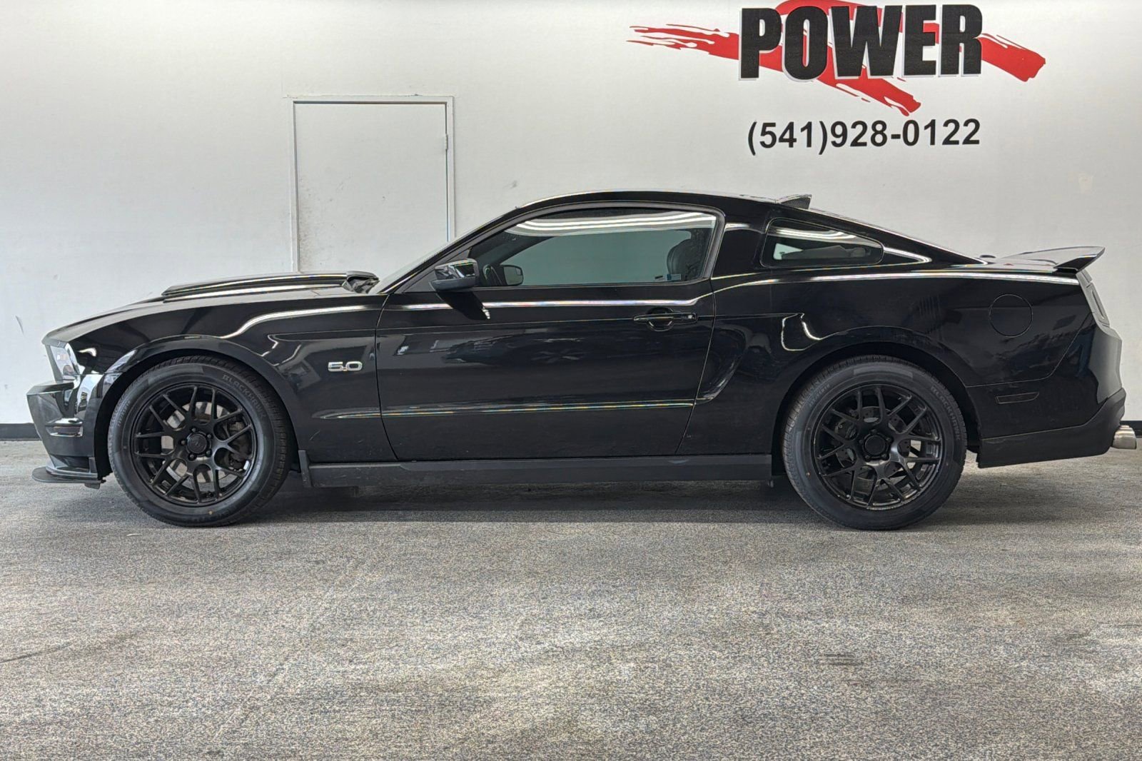 Used 2012 Ford Mustang GT Premium image 6