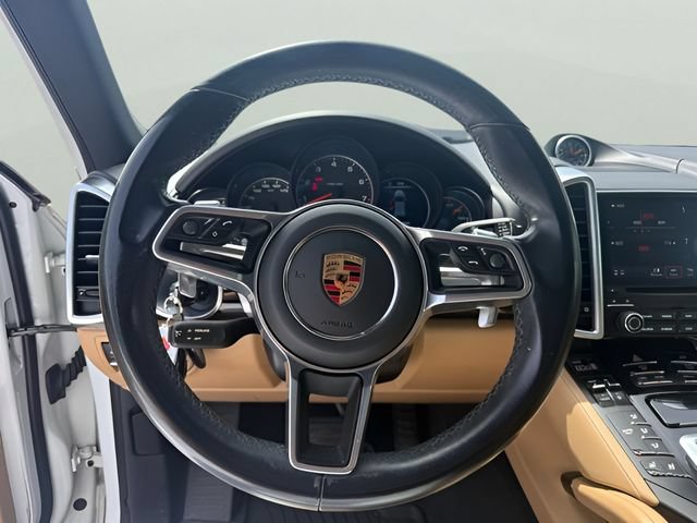 Used 2018 Porsche Cayenne Platinum Edition AWD/4WD image 16