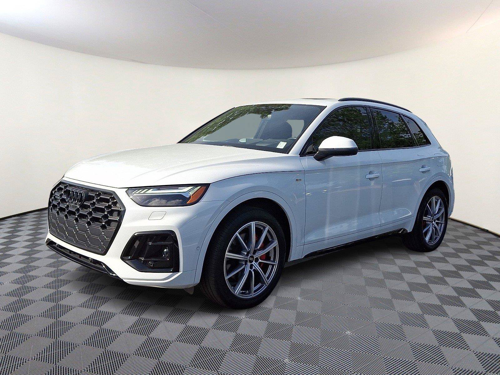 Used 2024 Audi Q5 e Prestige AWD/4WD image 3
