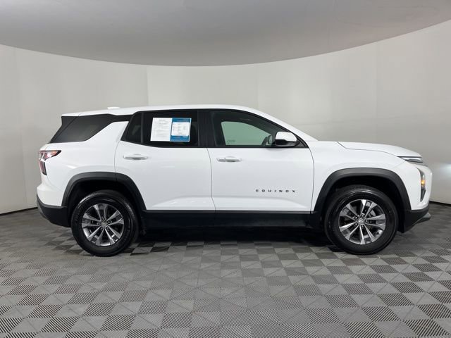Used 2025 Chevrolet Equinox LT image 12