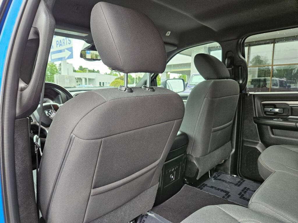 Used 2024 RAM 1500 Warlock AWD/4WD image 16
