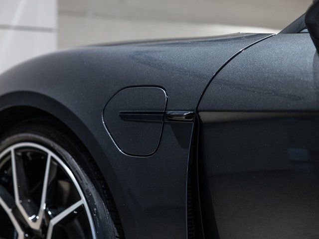 New 2025 Porsche Taycan image 20