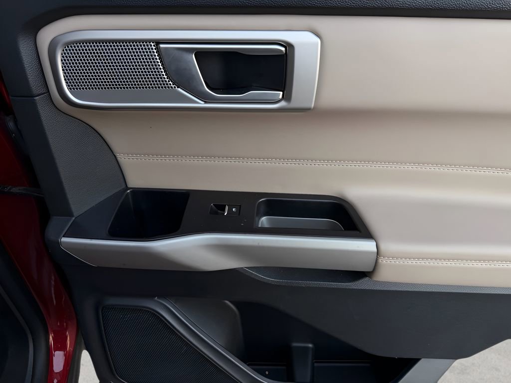 Used 2023 Ford Explorer Limited image 35