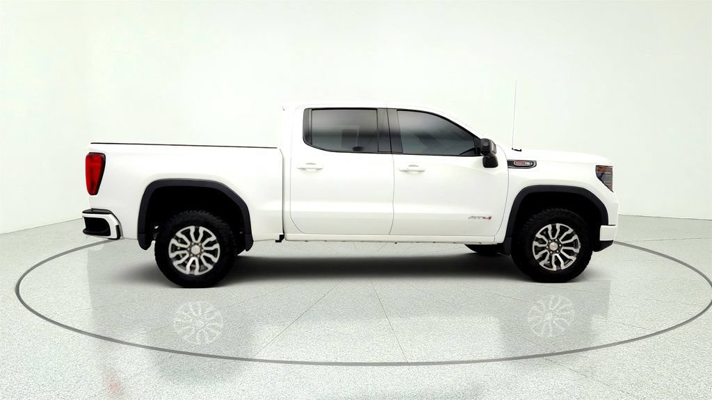 Used 2023 GMC Sierra 1500 AT4 w/ Technology Package AWD/4WD image 4