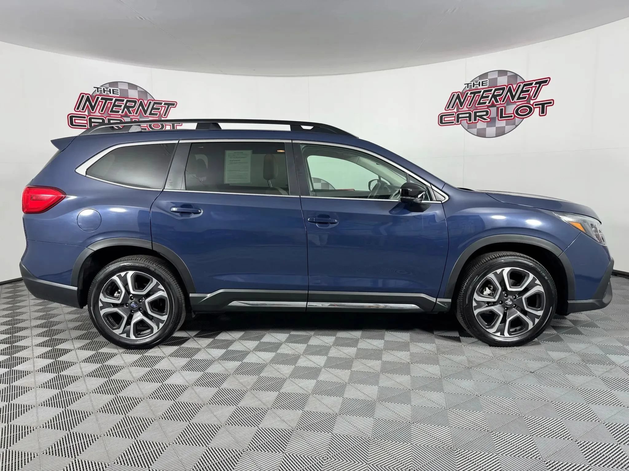 Used 2024 Subaru Ascent Limited w/ Technology Package AWD/4WD image 8