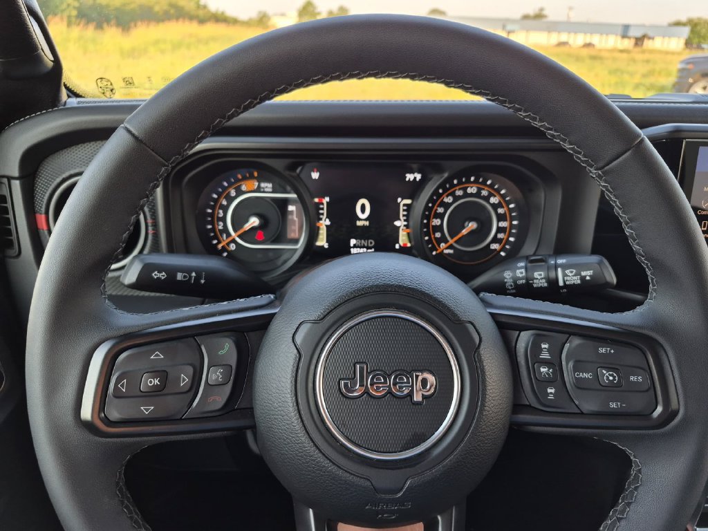 Used 2026 Jeep Wrangler Unlimited Rubicon AWD/4WD image 19