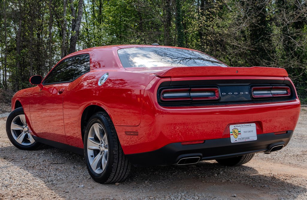 Used 2021 Dodge Challenger SXT image 3
