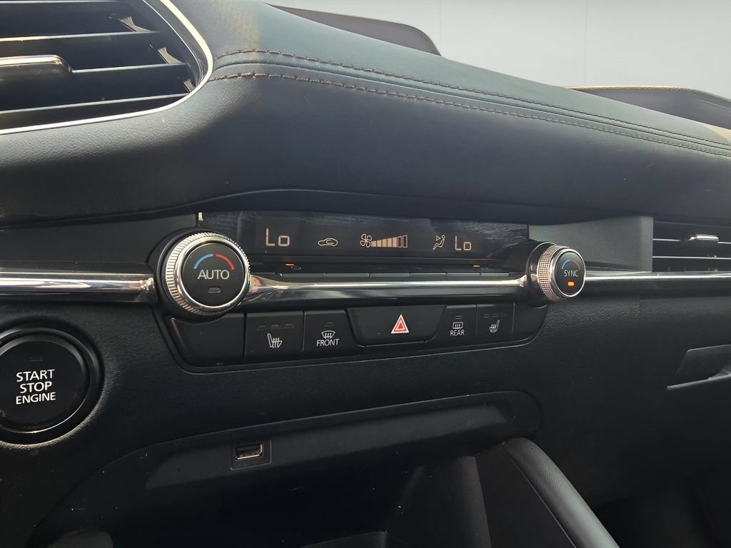 Used 2020 MAZDA MAZDA3 AWD Sedan w/ Premium Package image 17