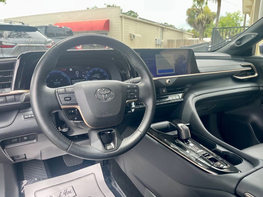 Used 2024 Toyota Crown image 11