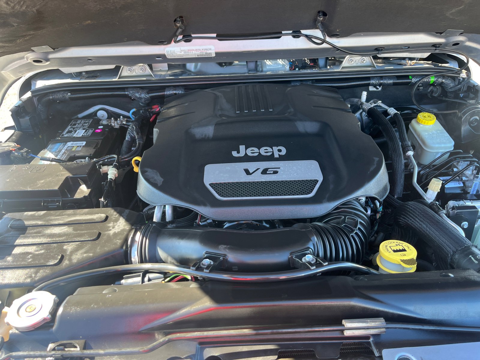 Used 2016 Jeep Wrangler Unlimited Rubicon image 21