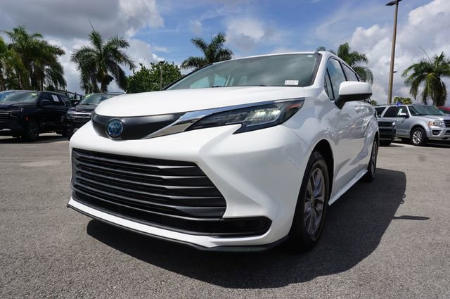 Used 2022 Toyota Sienna LE FWD image 17