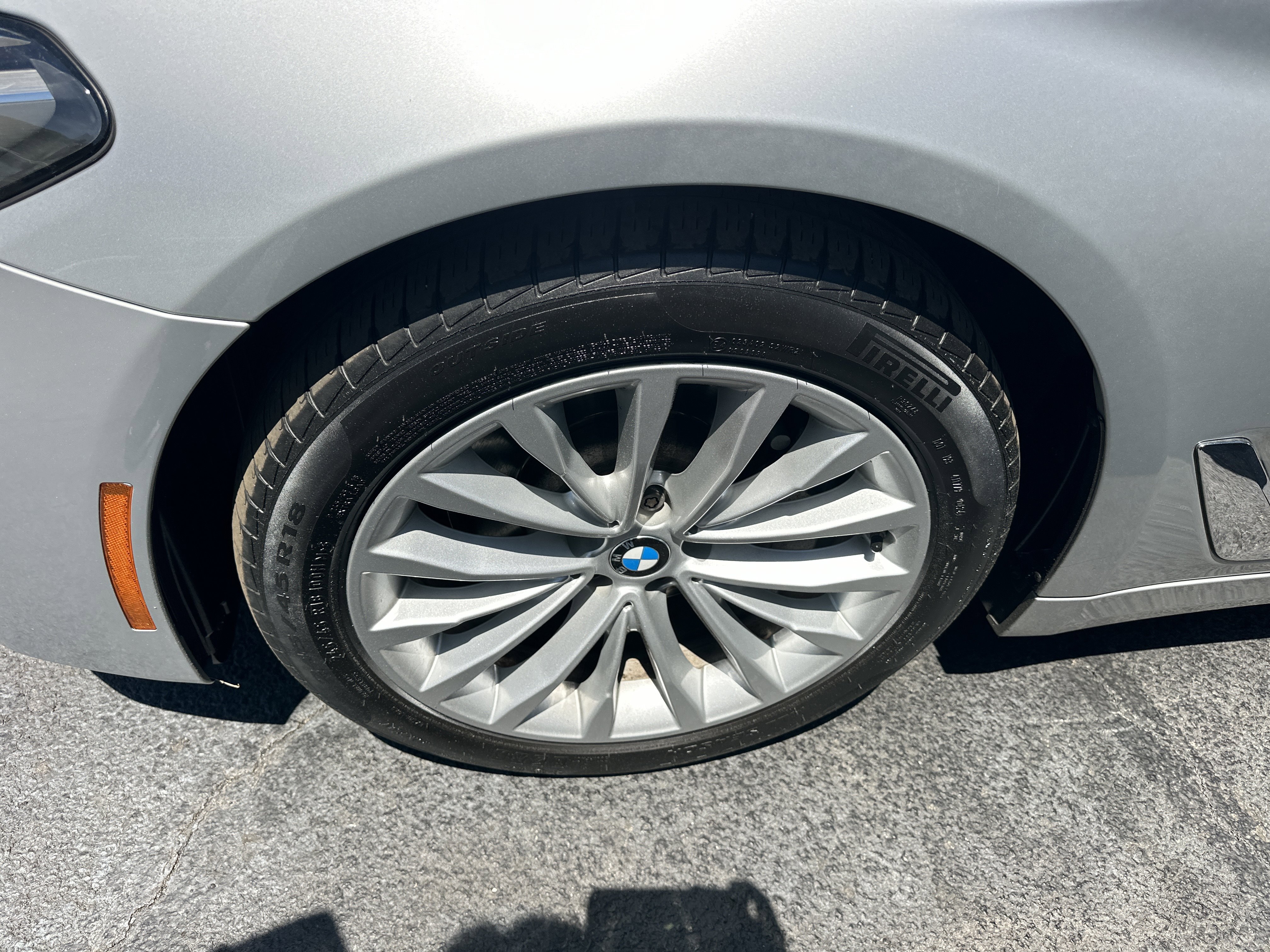 Used 2021 BMW 530i xDrive w/ Premium Package AWD/4WD image 8
