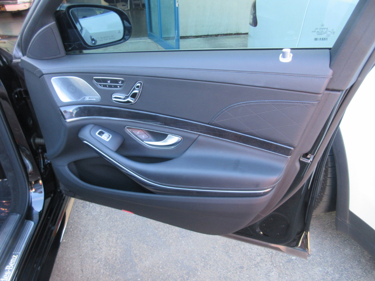 Used 2020 Mercedes-Benz S 560 Sedan w/ AMG Line Exterior image 21