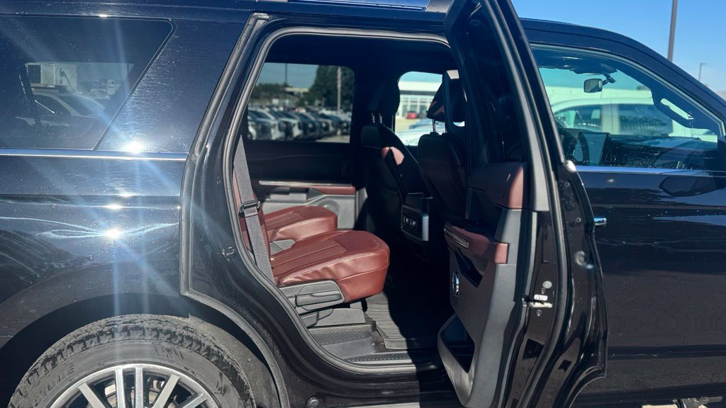 Used 2022 Ford Expedition Limited AWD/4WD image 14