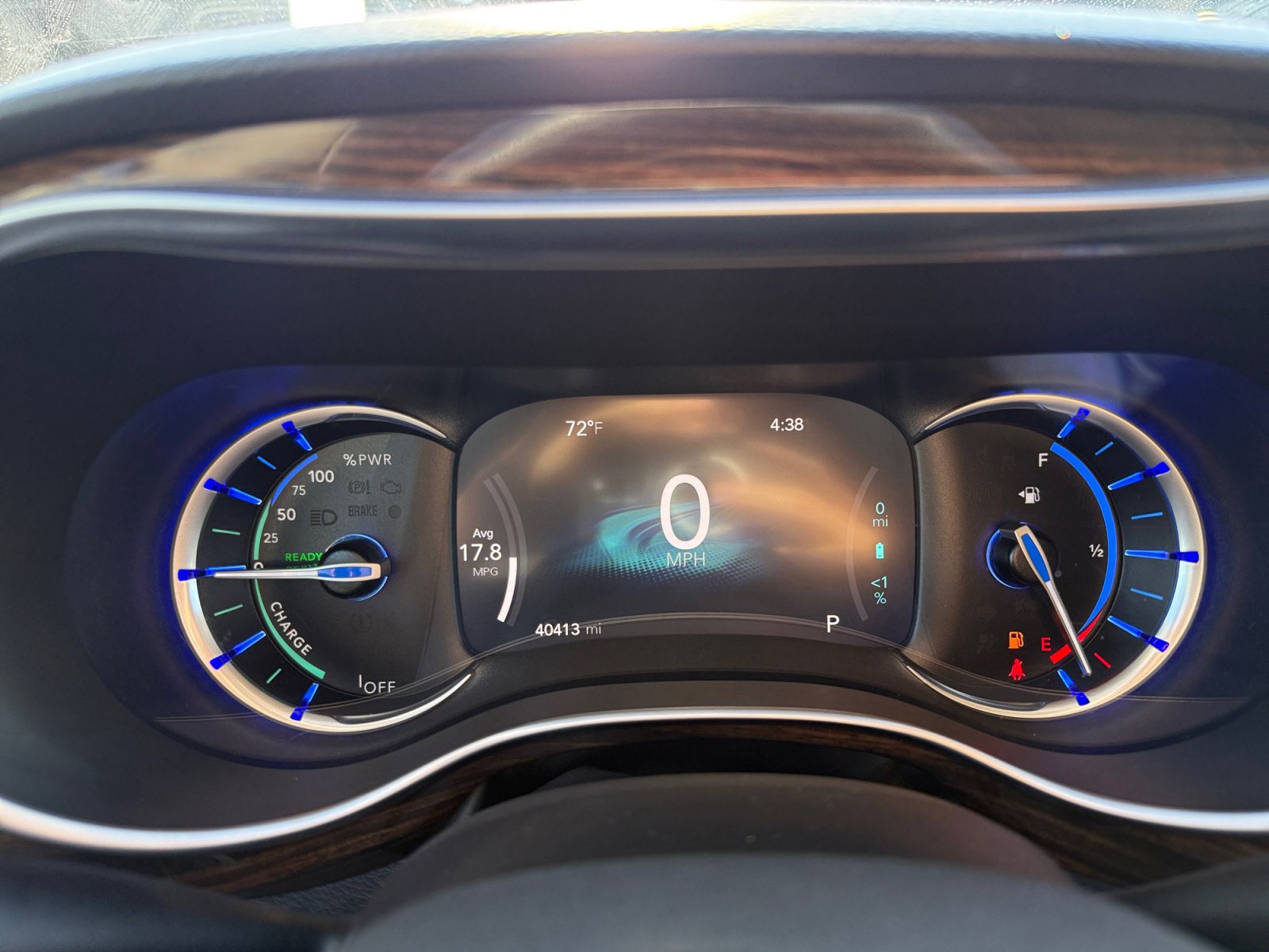 Used 2022 Chrysler Pacifica Limited w/ Uconnect Theater Family Group image 26