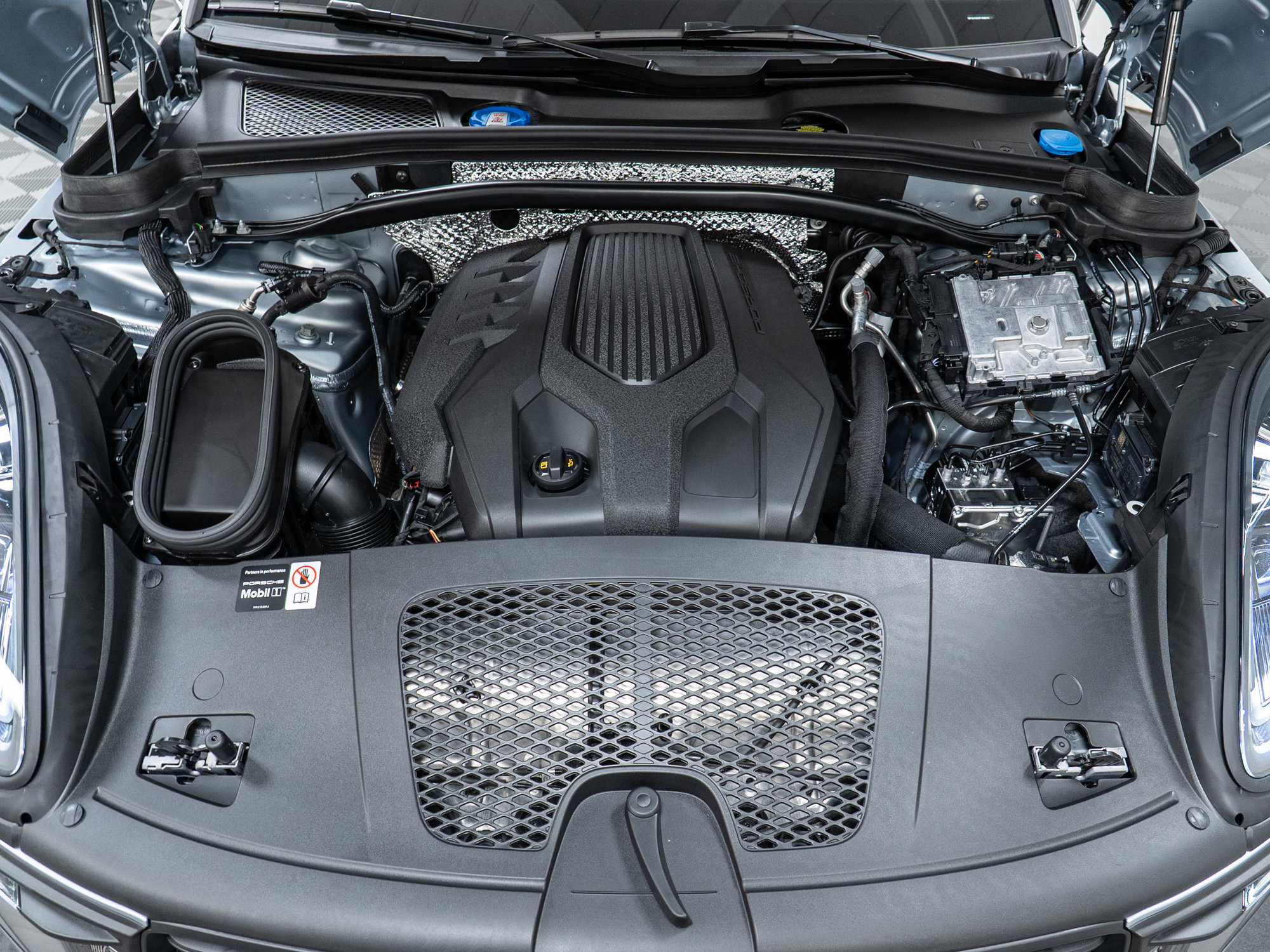 New 2026 Porsche Macan Turbo image 12