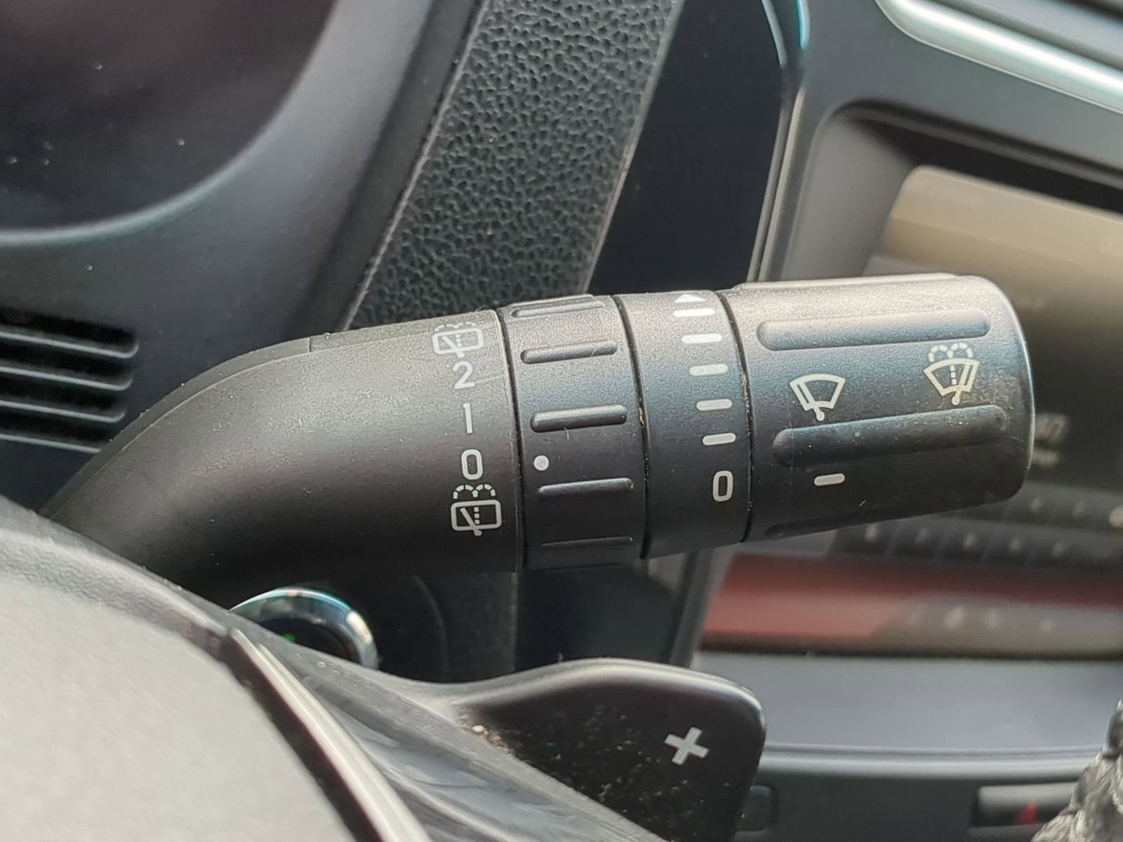 Used 2016 Ford Explorer XLT w/ Equipment Group 202A image 33