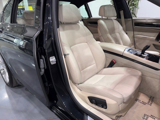 Used 2014 BMW 750i RWD image 64