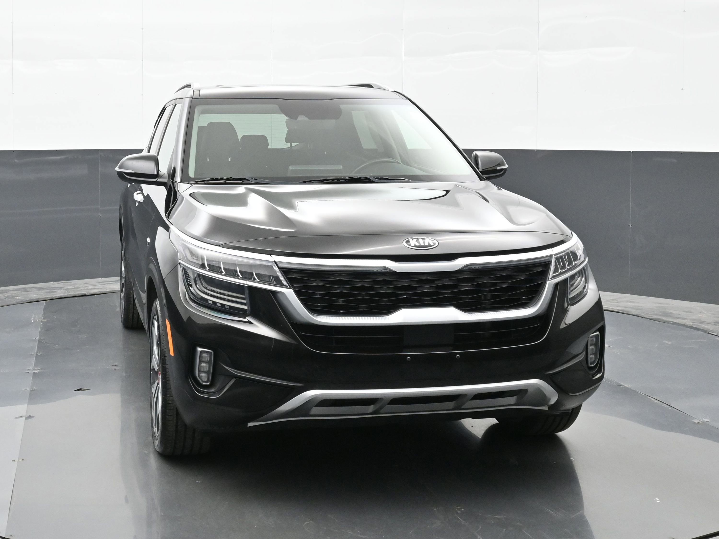 Used 2021 Kia Seltos SX w/ SX Sunroof Package image 7