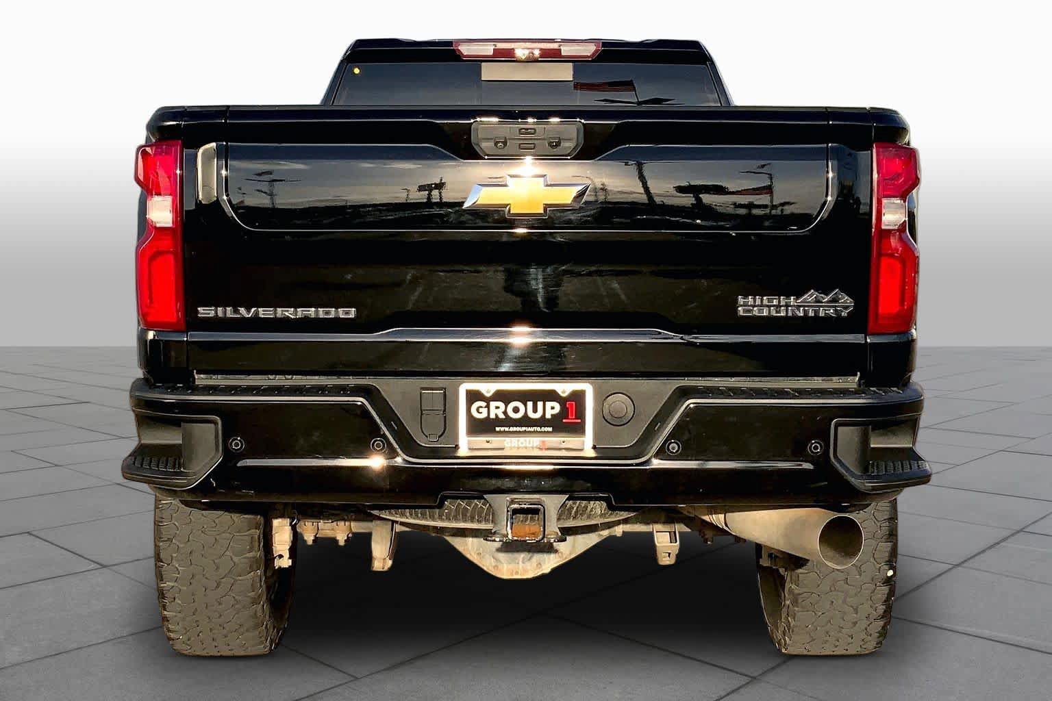 Used 2022 Chevrolet Silverado 3500 High Country w/ Technology Package AWD/4WD image 5
