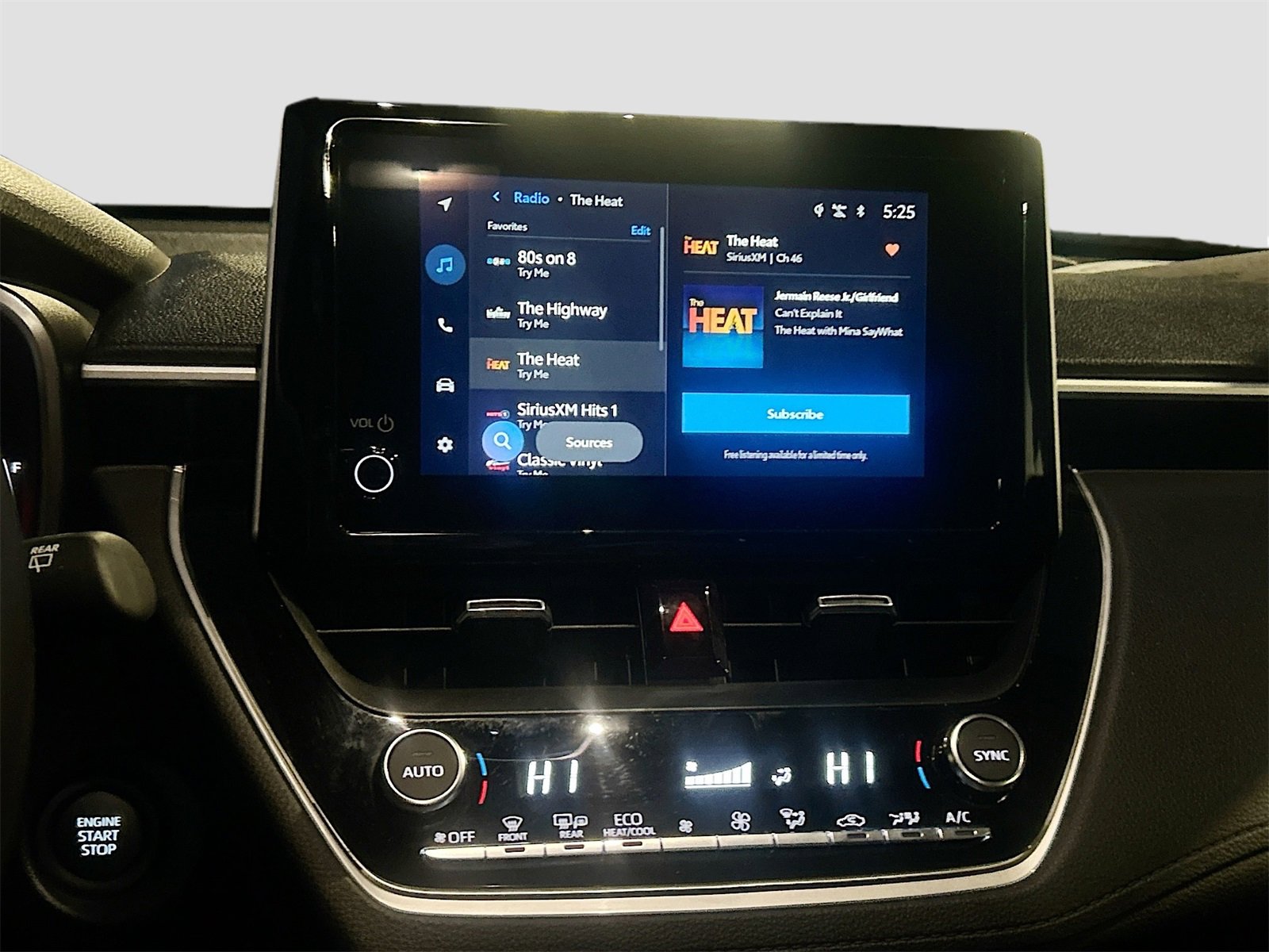 Used 2025 Toyota Corolla Cross XLE image 15