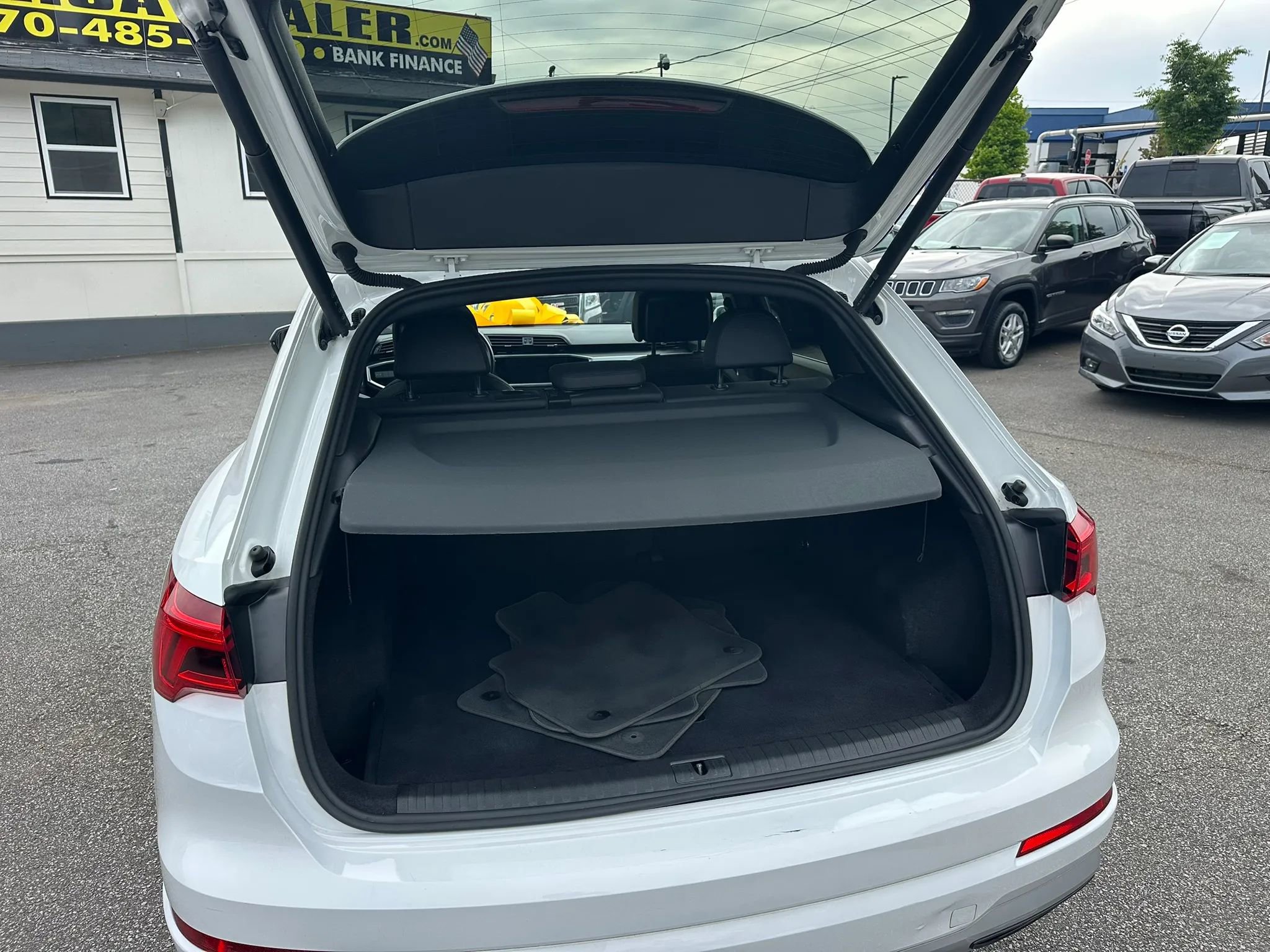 Used 2021 Audi Q3 2.0T Premium AWD/4WD image 18