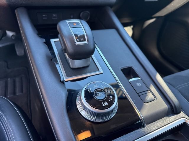 Used 2022 Mitsubishi Outlander SE image 7