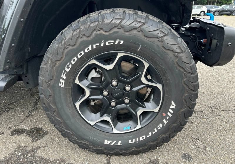 Used 2023 Jeep Wrangler Unlimited Rubicon 4xe w/ Steel Bumper Group AWD/4WD image 6